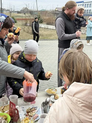 Пасхальная радость в Межборном: детский праздник с колокольным звоном и хот-догами