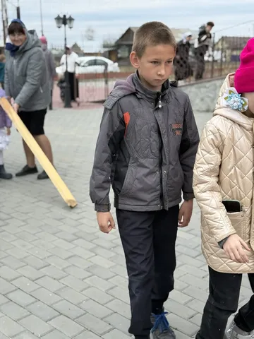 Пасхальная радость в Межборном: детский праздник с колокольным звоном и хот-догами