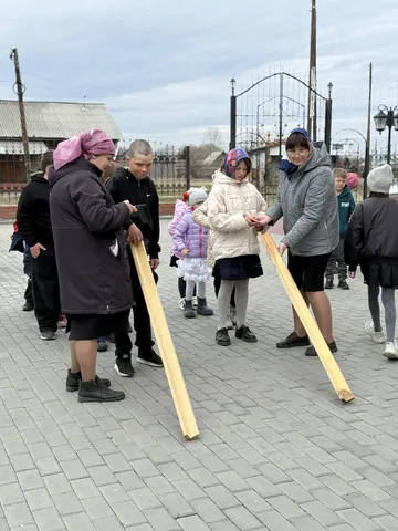 Пасхальная радость в Межборном: детский праздник с колокольным звоном и хот-догами