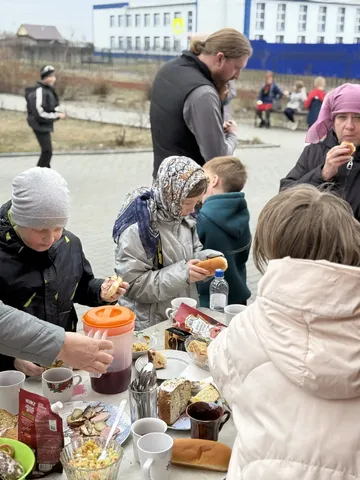 Пасхальная радость в Межборном: детский праздник с колокольным звоном и хот-догами