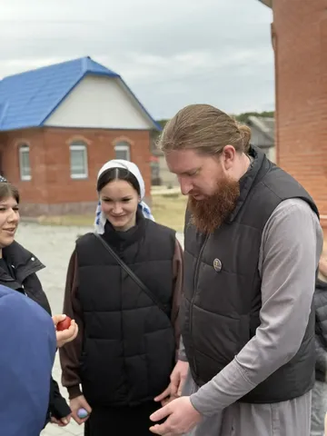 Пасхальная радость в Межборном: детский праздник с колокольным звоном и хот-догами