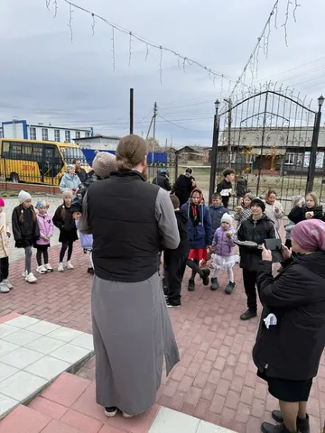 Пасхальная радость в Межборном: детский праздник с колокольным звоном и хот-догами
