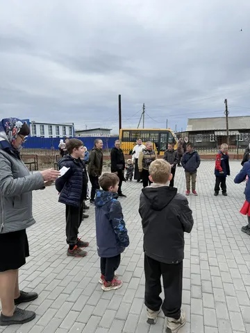 Пасхальная радость в Межборном: детский праздник с колокольным звоном и хот-догами