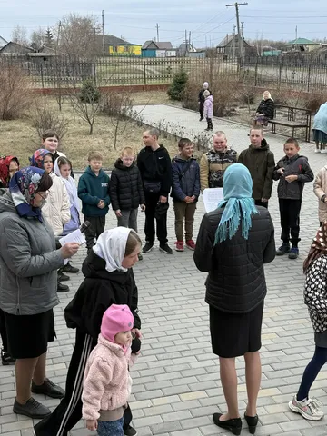 Пасхальная радость в Межборном: детский праздник с колокольным звоном и хот-догами
