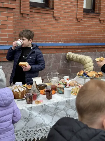 Пасхальная радость в Межборном: детский праздник с колокольным звоном и хот-догами