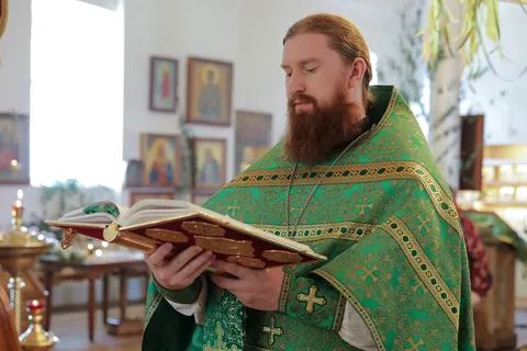 Отец Ефимий сослужил Митрополиту Даниилу в селе Утятское