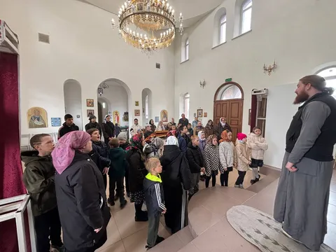 Пасхальная радость в Межборном: детский праздник с колокольным звоном и хот-догами