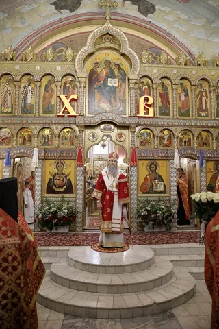 Настоятель храма принял участие в Великой пасхальной вечерне в кафедральном соборе