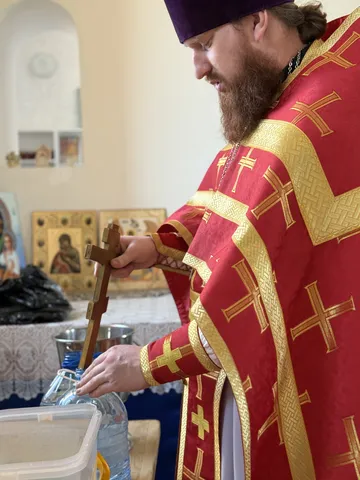 Божественная литургия в праздник иконы Божией Матери «Живоносный источник»