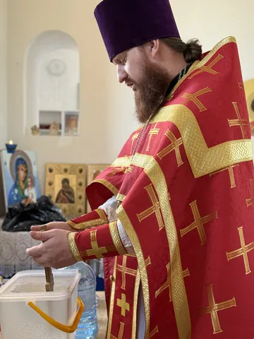 Божественная литургия в праздник иконы Божией Матери «Живоносный источник»