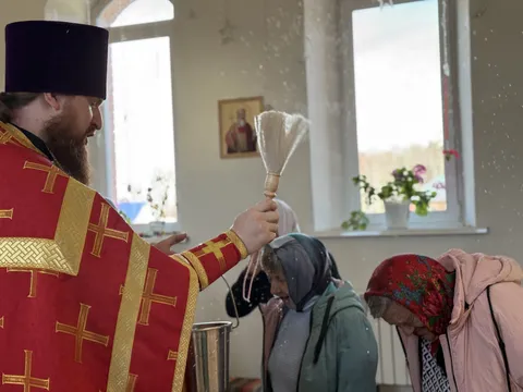 Божественная литургия в праздник иконы Божией Матери «Живоносный источник»