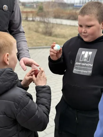 Пасхальная радость в Межборном: детский праздник с колокольным звоном и хот-догами