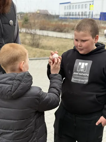 Пасхальная радость в Межборном: детский праздник с колокольным звоном и хот-догами