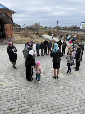 Пасхальная радость в Межборном: детский праздник с колокольным звоном и хот-догами