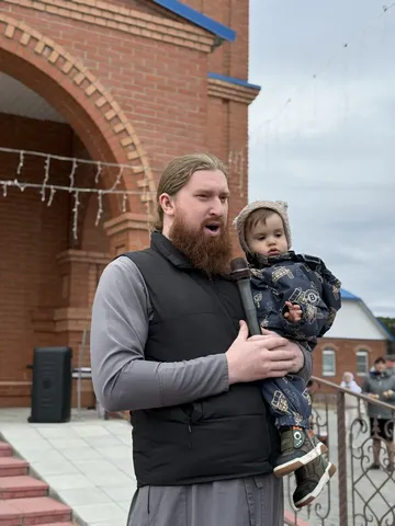 Пасхальная радость в Межборном: детский праздник с колокольным звоном и хот-догами
