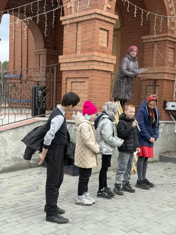 Пасхальная радость в Межборном: детский праздник с колокольным звоном и хот-догами